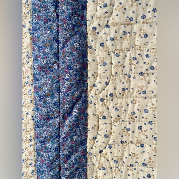 Vintage Hand stitched Quilt 92” x 94” Queen with matching Pillow Shams - Picture 6 of 9